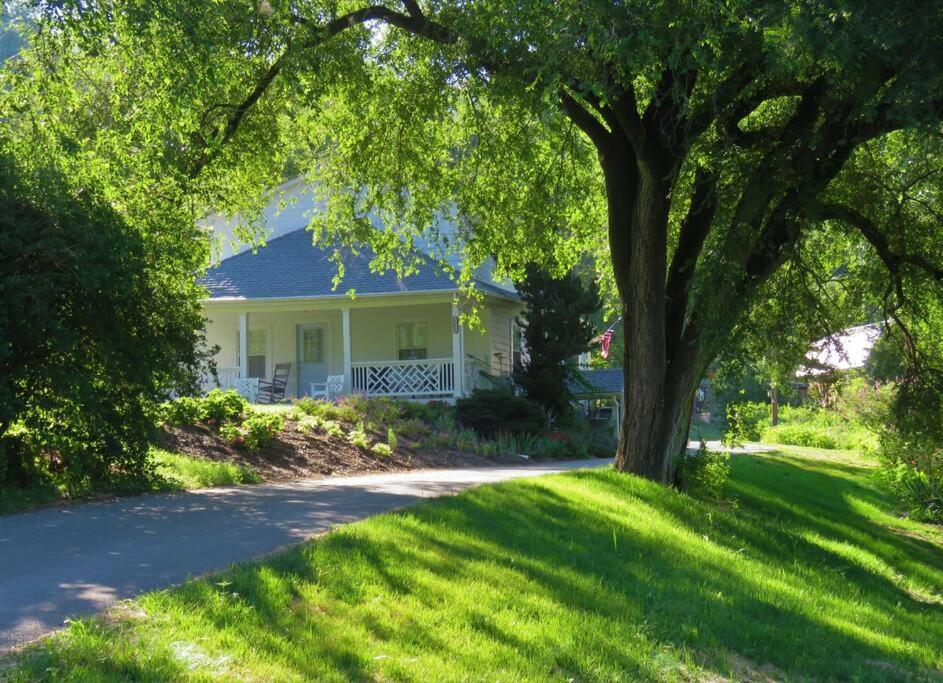 Virginia Country Cottage, Great Location, Pets Troutville Exterior photo